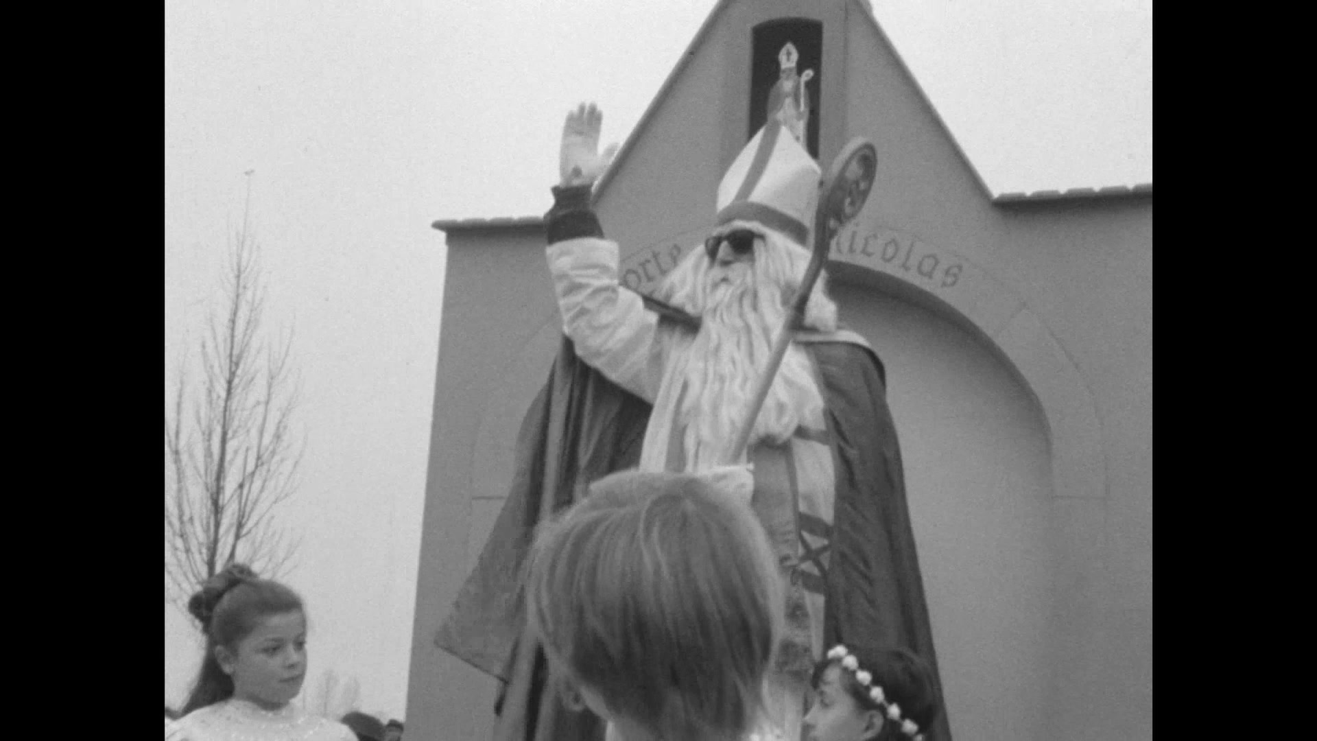 Serie "Hashtag History": De Kleeschen: Vum Bëschof zur Kultfigur - RTL ...