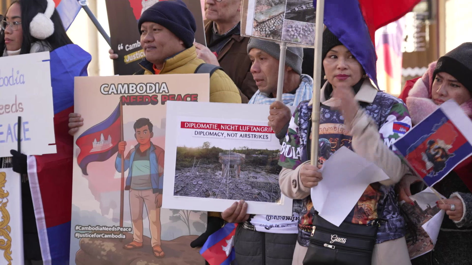 An der Stad: Friddlech Manifestatioun fir Solidaritéit mat Kambodscha