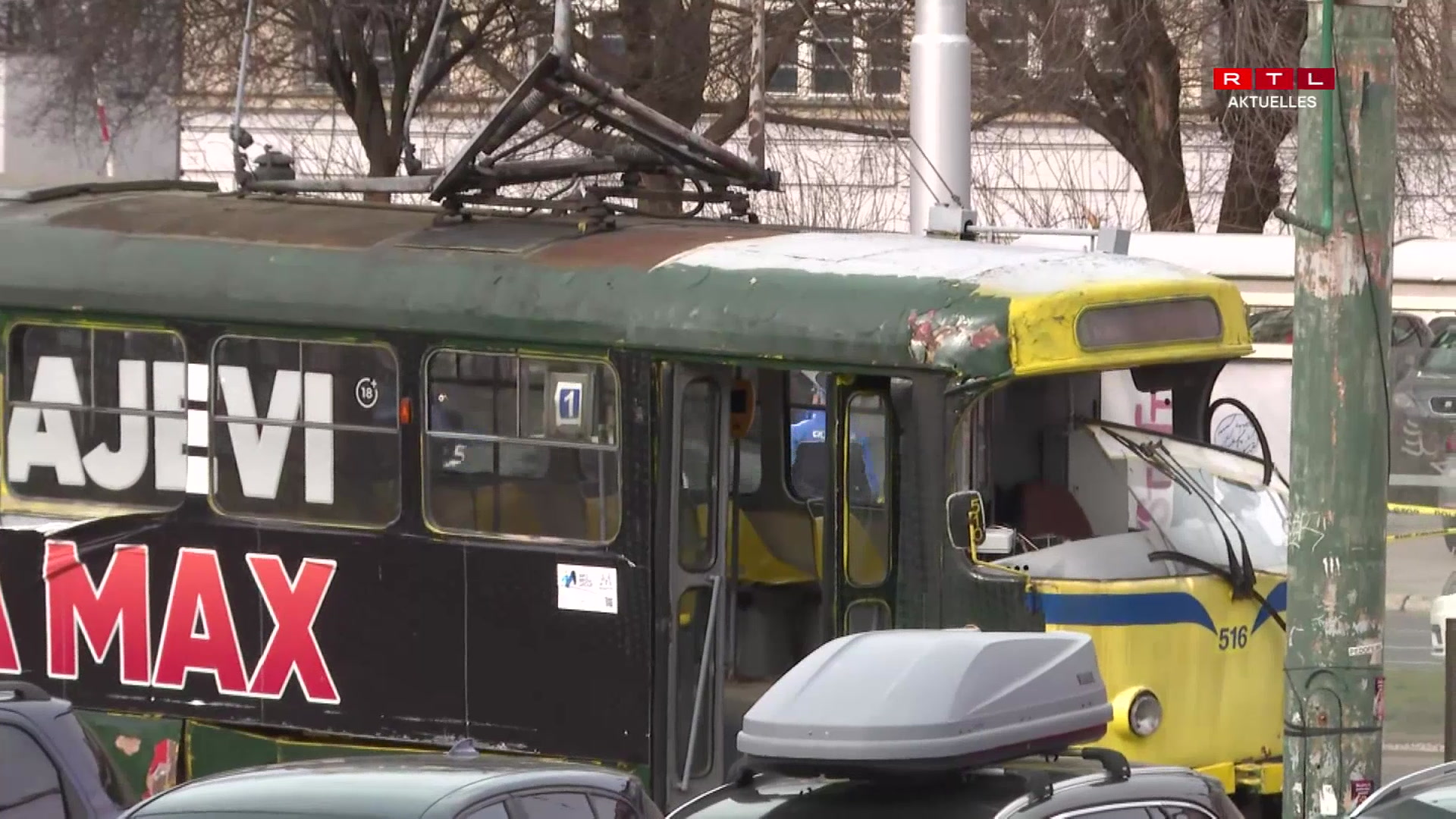 Sarajevo: Tram entgleist a rennt an Haltestell, een Doudegen a véier Blesséierter