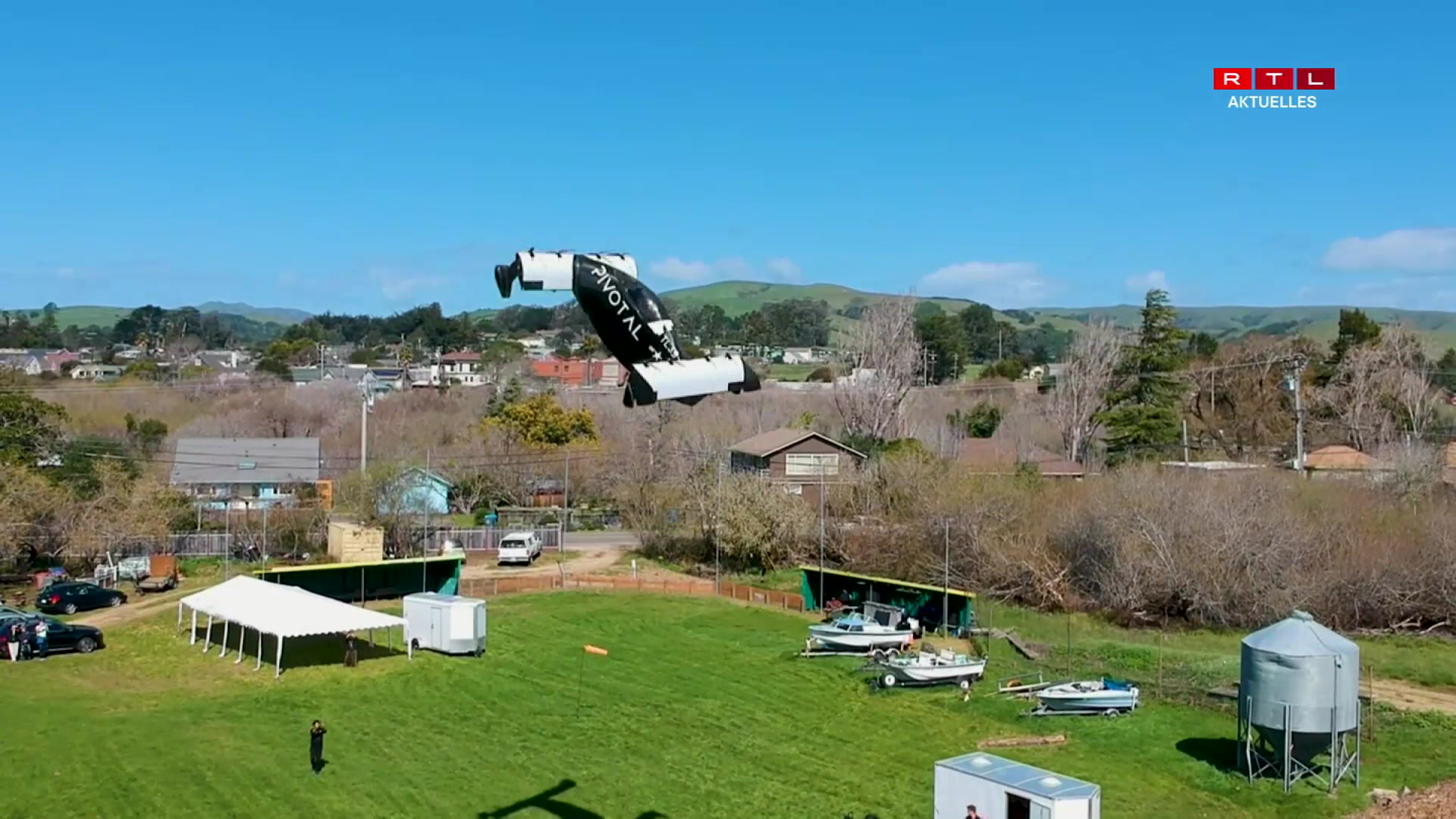 D'Zukunft vun der Mobilitéit?: Eng kalifornesch Firma schafft un enger Zort Flug-Auto