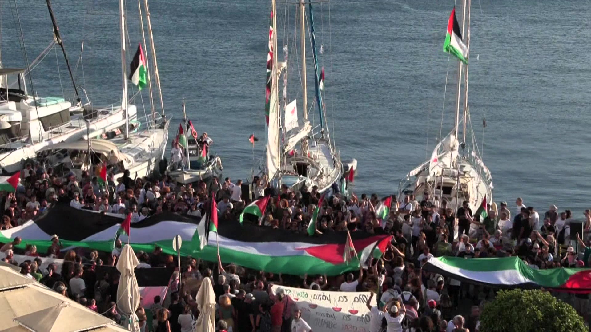 Flotilla a Richtung Gaza: Hëllef a Symbolpolitik gläichzäiteg