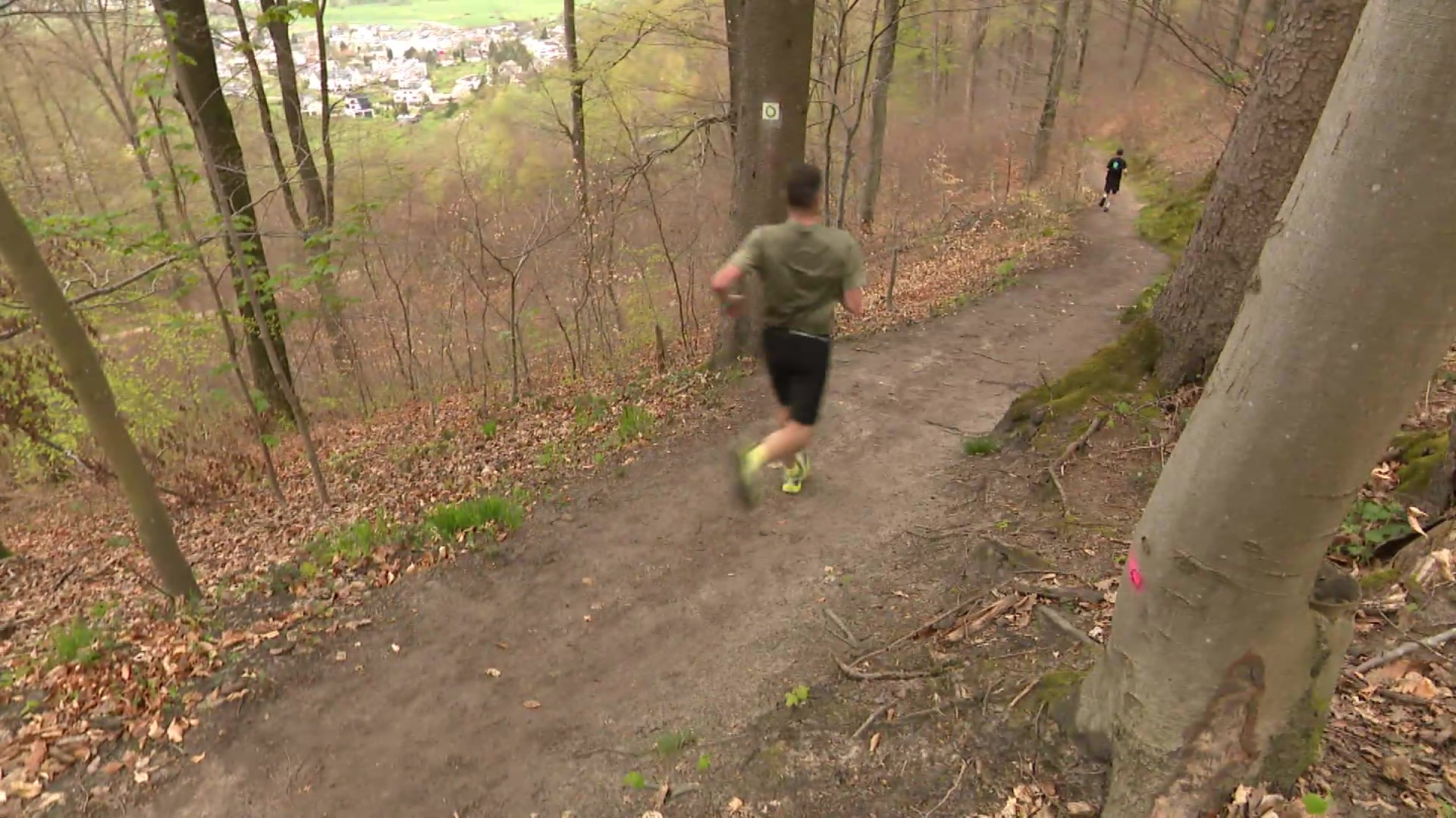 Uelzechtdall Trail: D'Liz Nepper an de Max Lallemang stounge bei der 1. Editioun ganz uewen um Podium