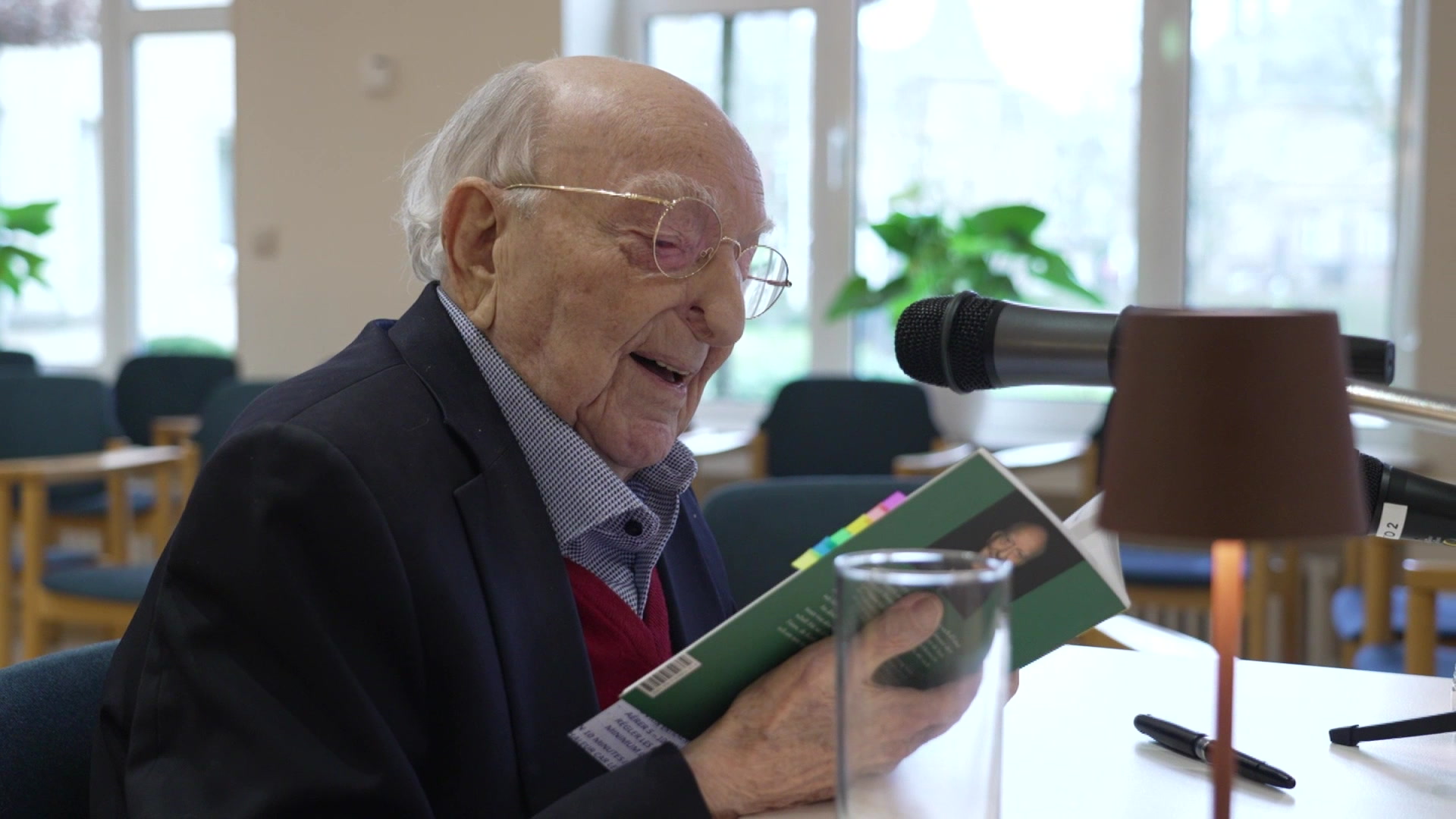 Son of Demy Schlechter: Comic art pioneer Pe’l Schlechter celebrates 105th birthday