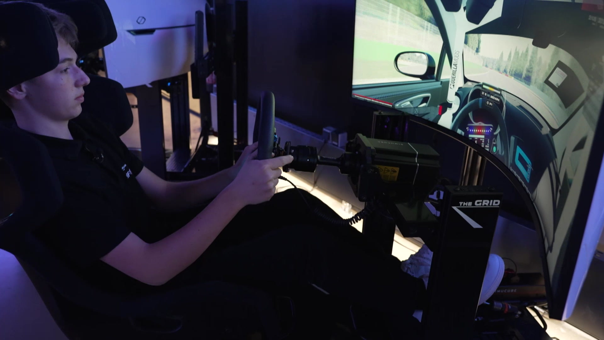 Zil ass Wierkspilot ze ginn: Lenny Kieffer: Vum Simulator an de Cockpit