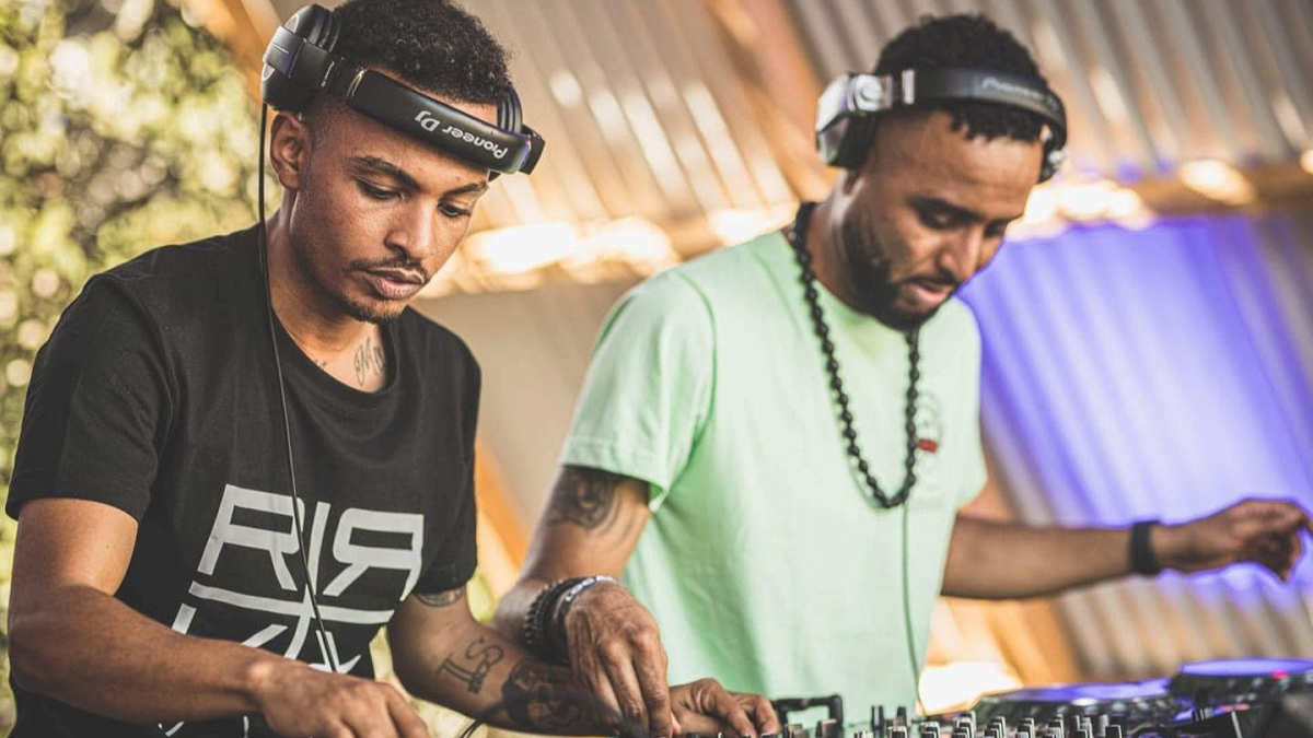 Double Vibe