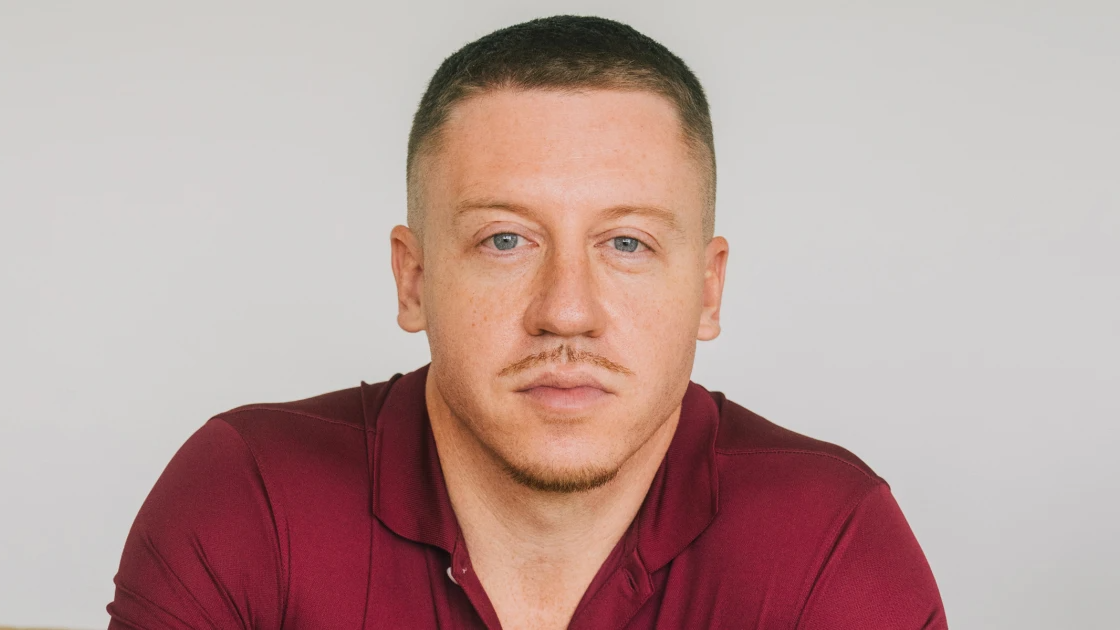 Macklemore or Mackleless