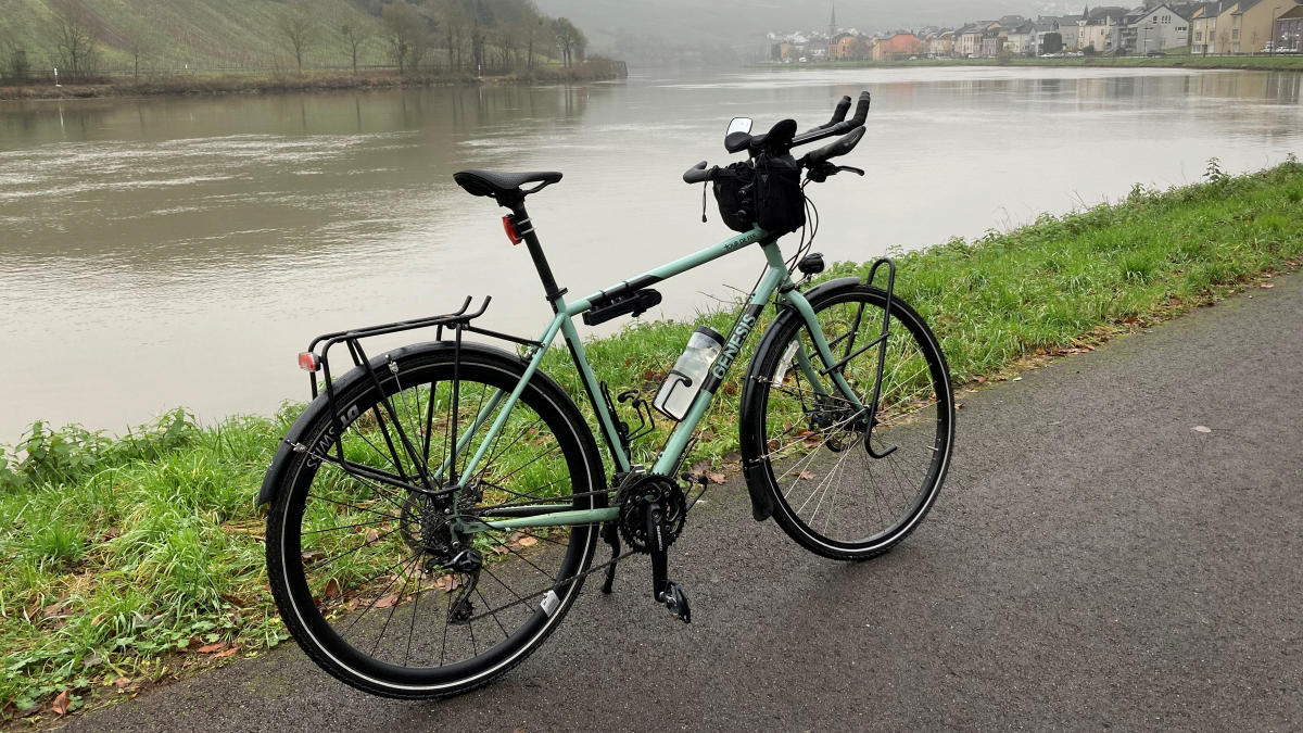 Luxembourg Cyclist plans to cycle 12,000km from Argentina to Colombia.