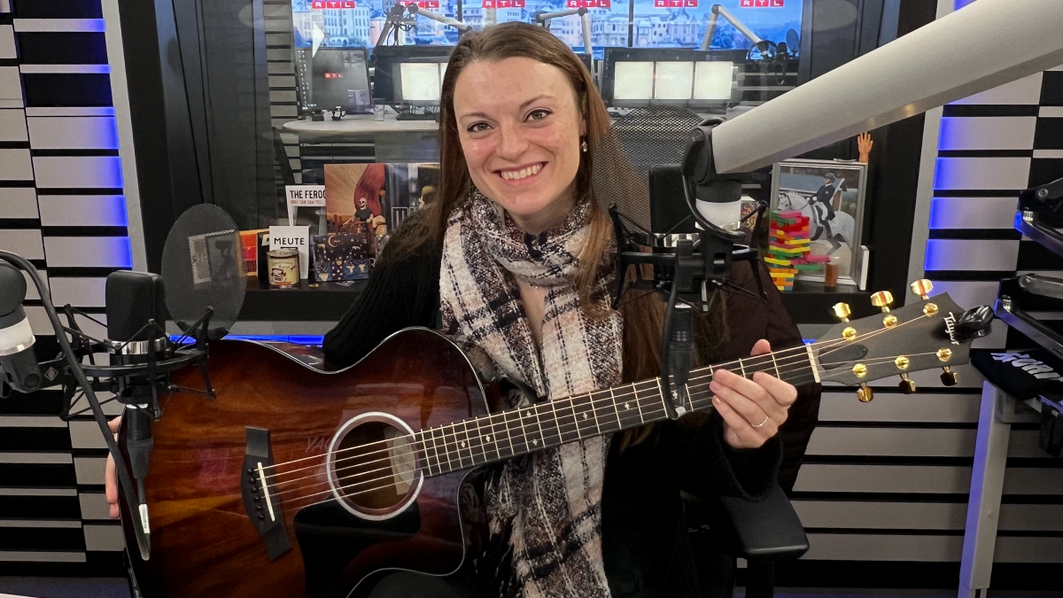 Fernanda Stange performs new tracks live + Eurovision feature