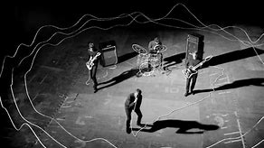 Song 2: Kasabian - Days Are Forgotten (S.3 Ep.19)