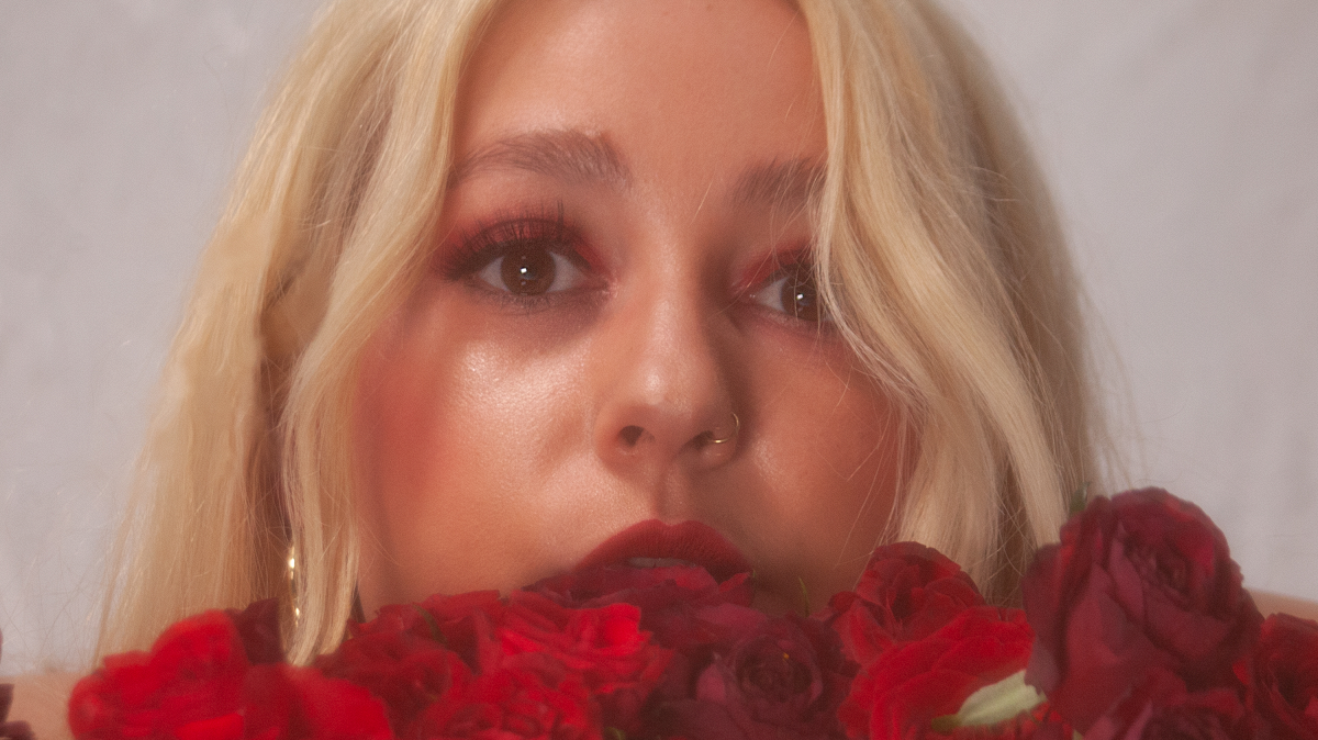 An hour of Luxembourg's female vocalists + a STACK of new releases!