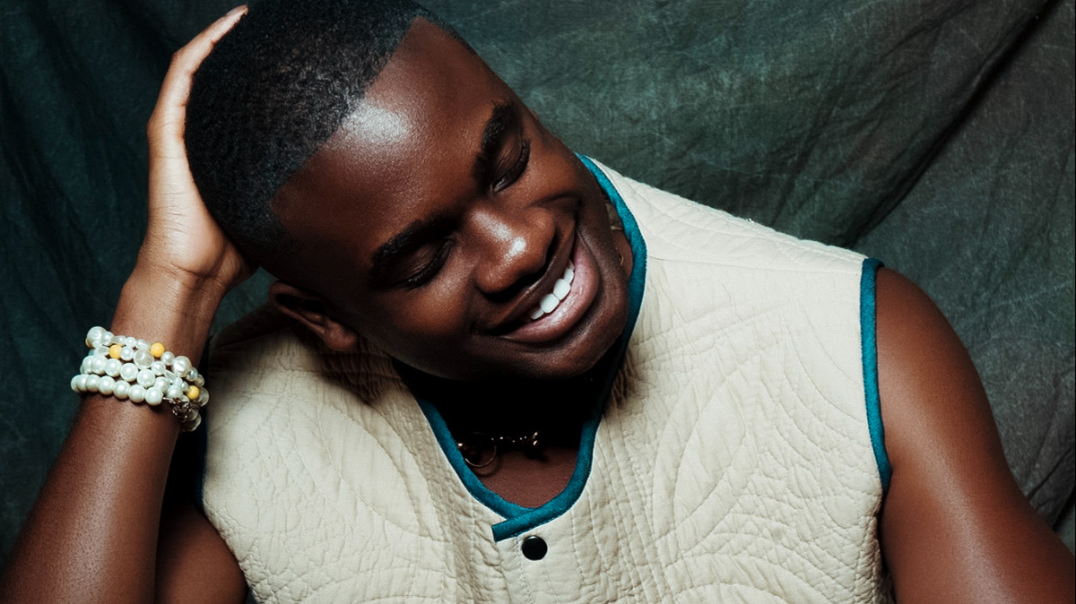 Alice interviews Oke about his brand new E.P 'Home' and single 'Lonely'