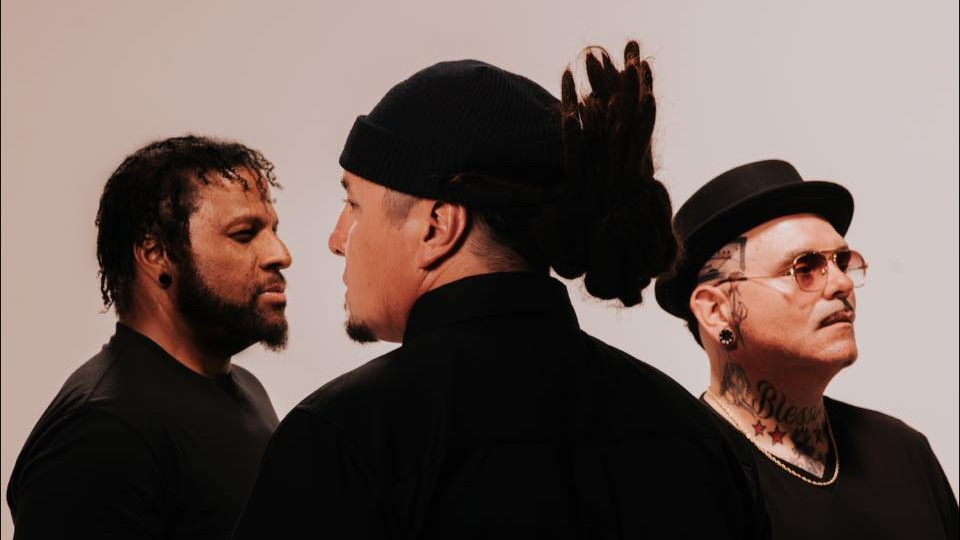 SONG 2: Sonny of P.O.D (S.4 Ep.10)