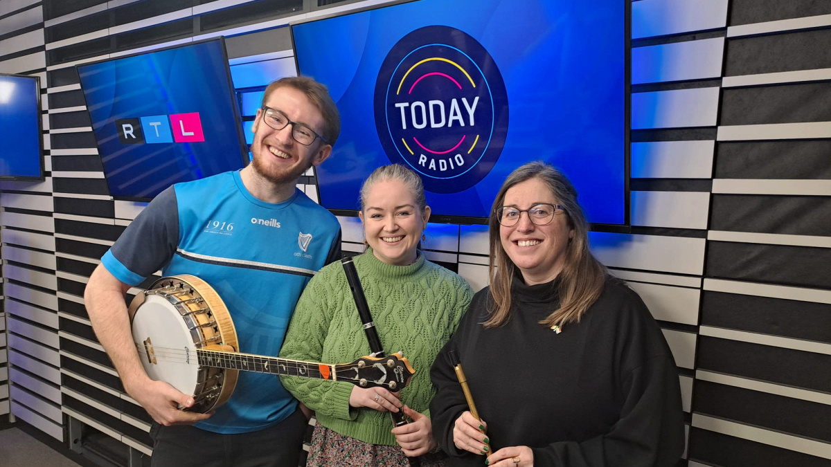 Irish traditional music live on air