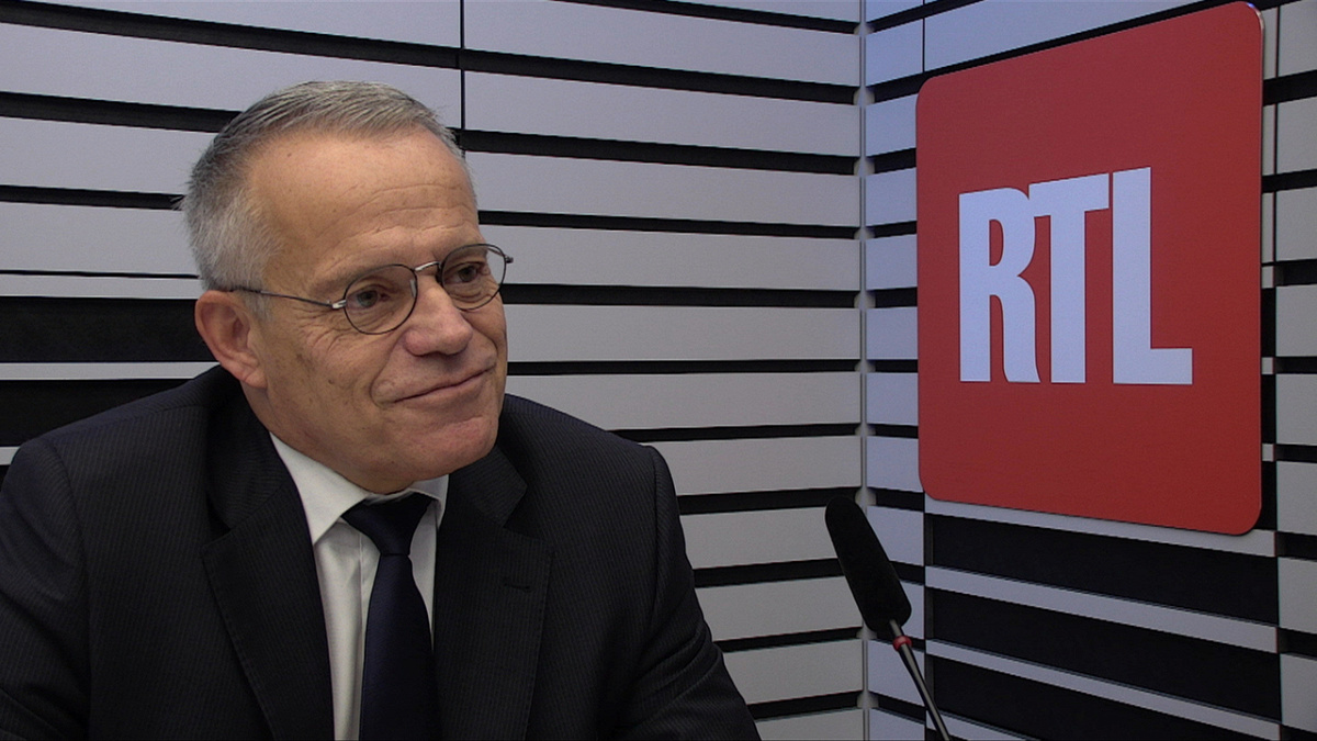 Guy Hoffmann: "Kompetitivitéit vun engem Land ass méi wéi héich Salairen"