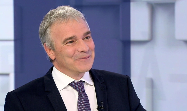 Staatsdéngscht méi op fir Auslänner a Reform vum Examen