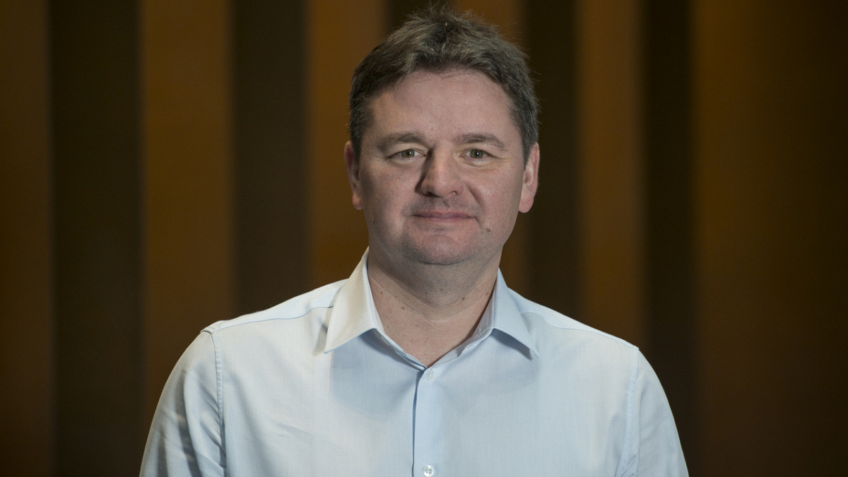 Roy Grotz: Présentez-armes!