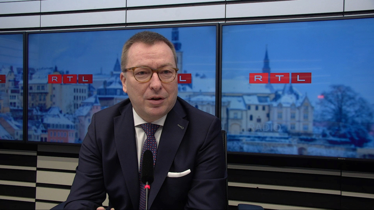 Marc Hansen: Den neien DP-Deputéierte wollt a senger Auszäit "net d'Schwéiermamm spillen"