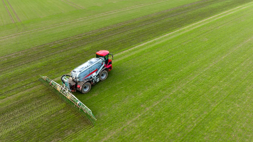 Landwirtschaft: Krich am Iran léisst Präis vum Dünger explodéieren