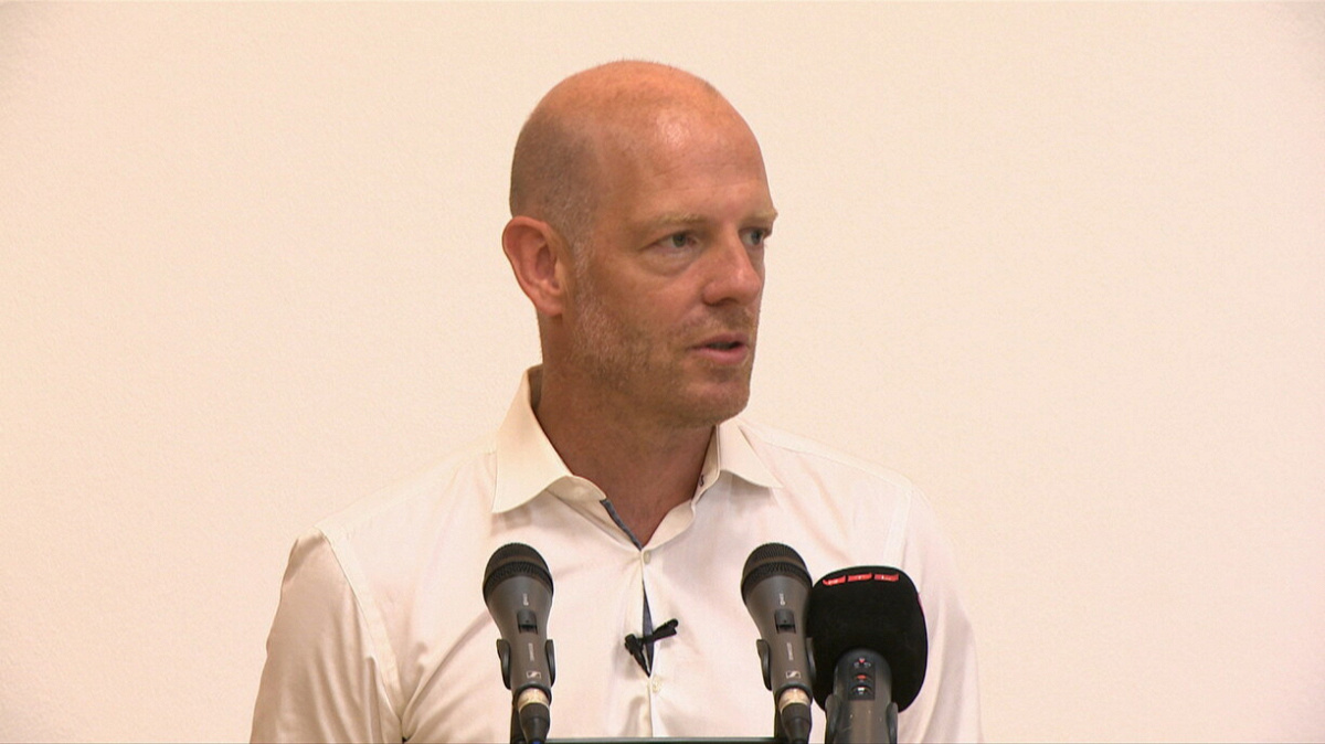 Fokus: Häerz vun der Demokratie ass e Fleegefall.