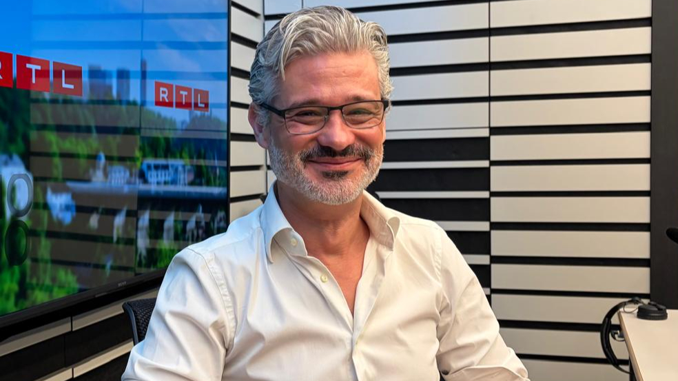 David Wagner: “E politesche Magnéit, deen no lénks an der Chamber gezunn huet”