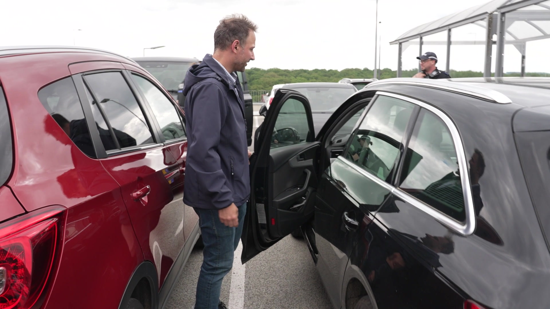 E Kannerspill fir Brigangen: Bei Test op engem Parking: 3 Autoe waren net zougespaart